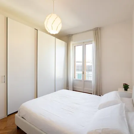 Roommo Artisti * Florenz