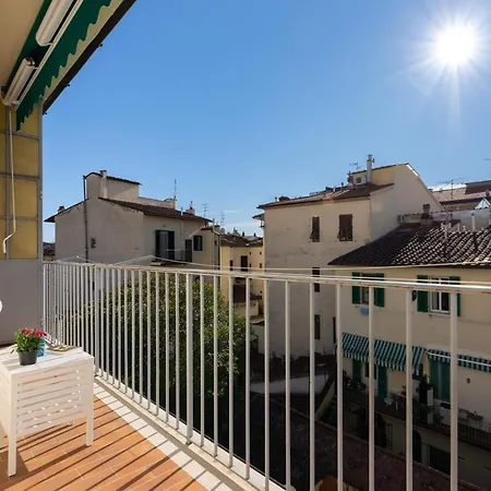 Roommo Artisti Florenz