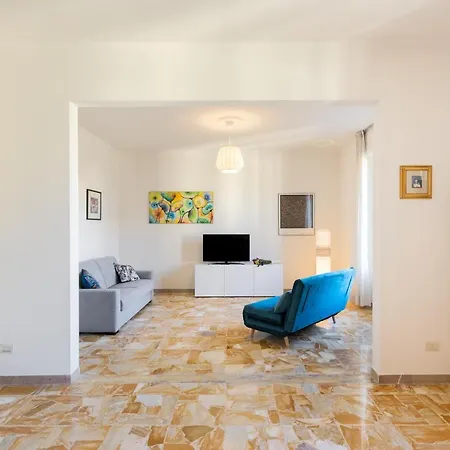 Apartman Roommo Artisti