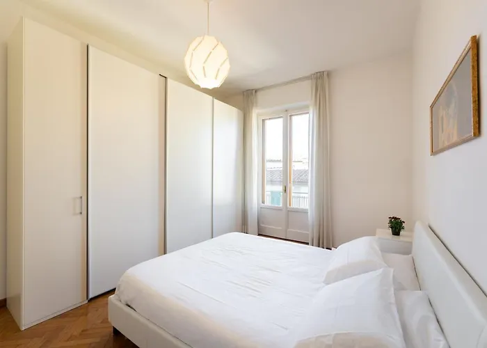 Roommo Artisti * Florence
